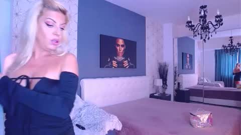 Mary Mais online show from 09-17-25, 07:10