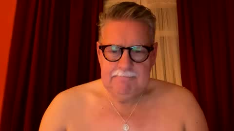 Snapshot of marin50 chatting on 10-28-25, 01:31 marin50 online show from 10-28-25, 01:31