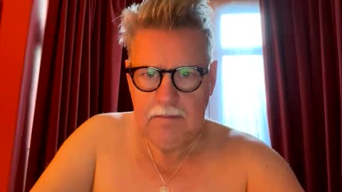 Snapshot of marin50 chatting on 10-29-25, 08:16 marin50 online show from 10-29-25, 08:16