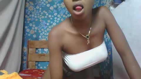 Snapshot of marinagold69 chatting on 05-12-26, 04:15 marinagold69 online show from 05-12-26, 04:15