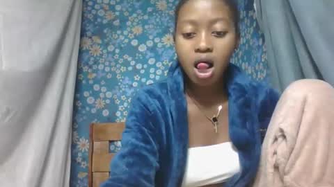 Snapshot of marinagold69 chatting on 05-17-26, 05:27 marinagold69 online show from 05-17-26, 05:27