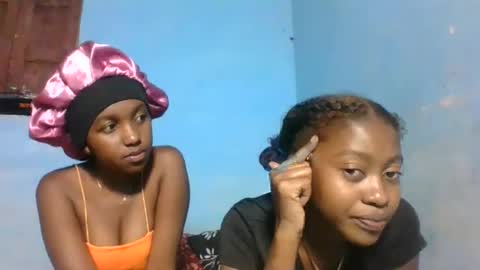 Snapshot of marinagold69 chatting on 06-07-26, 12:09 marinagold69 online show from 06-07-26, 12:09