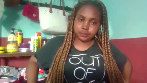 Snapshot of marinarahe chatting on 12-15-25, 09:57 marinarahe online show from 12-15-25, 09:57