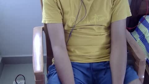 Snapshot of marinavine chatting on 09-28-25, 05:57 The SHY UncutBoy online show from 09-28-25, 05:57