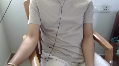 Snapshot of marinavine chatting on 02-13-26, 04:41 The SHY UncutBoy online show from 02-13-26, 04:41