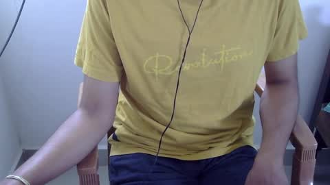 Snapshot of marinavine chatting on 03-23-26, 06:28 The SHY UncutBoy online show from 03-23-26, 06:28