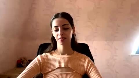 Anny online show from 06-19-26, 08:18