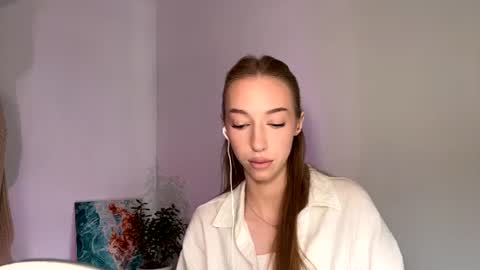 Amelia online show from 06-14-26, 08:27