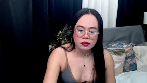 LEAH online show from 10-20-25, 01:50