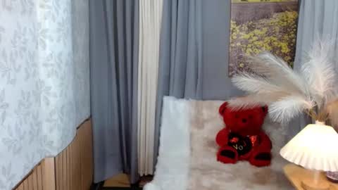 LEAH online show from 12-23-25, 01:58