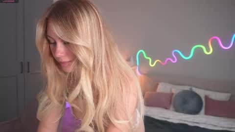Mary online show from 04-26-26, 03:10