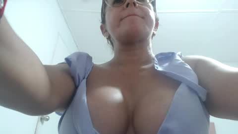 Snapshot of mariska_69 chatting on 06-05-26, 01:45 mariska_69 online show from 06-05-26, 01:45