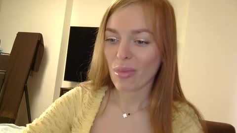 Snapshot of mariwell chatting on 04-11-26, 12:31 mariwell online show from 04-11-26, 12:31