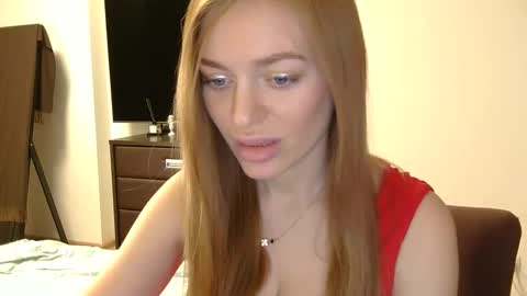 Snapshot of mariwell chatting on 04-12-26, 12:37 mariwell online show from 04-12-26, 12:37