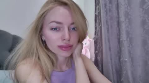 Snapshot of mariwell chatting on 05-18-26, 04:07 mariwell online show from 05-18-26, 04:07
