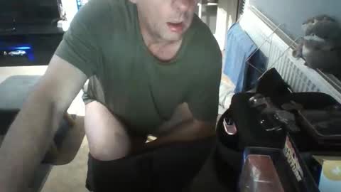 Snapshot of mark2110secs chatting on 10-12-25, 06:23 mark2110secs online show from 10-12-25, 06:23