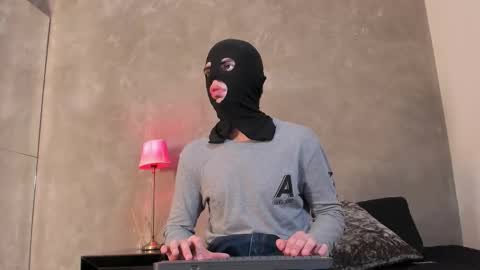 Snapshot of mark_mistery_ chatting on 03-12-26, 11:27 mark_mistery_ online show from 03-12-26, 11:27