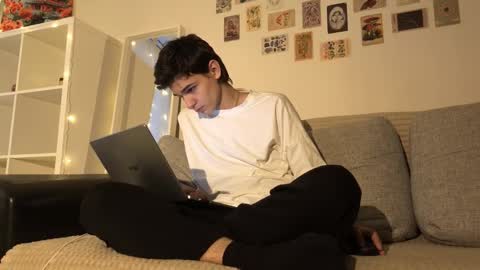 Mark online show from 10-29-25, 01:35