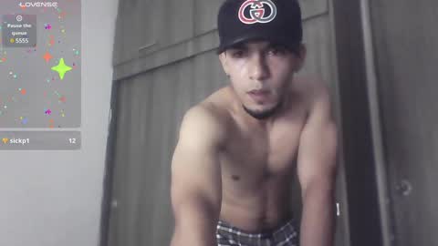 Snapshot of mark_rut chatting on 12-23-24, 04:33 MODEL Mark Rut online show from 12-23-24, 04:33