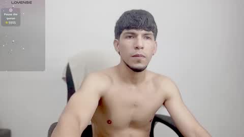 Snapshot of mark_rut chatting on 02-24-25, 01:02 MODEL Mark Rut online show from 02-24-25, 01:02