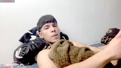 Snapshot of mark_rut chatting on 03-03-25, 01:10 MODEL Mark Rut online show from 03-03-25, 01:10