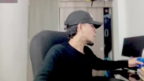 Snapshot of mark_rut chatting on 03-03-25, 05:42 MODEL Mark Rut online show from 03-03-25, 05:42