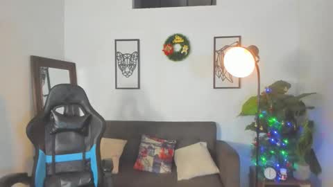 Snapshot of mark_x23 chatting on 12-14-25, 11:31 mark_x23 online show from 12-14-25, 11:31