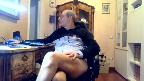 Snapshot of markmarkmark00 chatting on 12-19-24, 08:23 markmarkmark00 online show from 12-19-24, 08:23