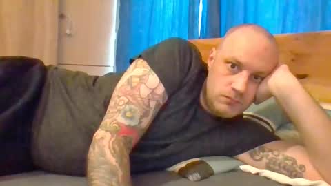 Snapshot of markus_7 chatting on 12-18-25, 11:49 markus_7 online show from 12-18-25, 11:49