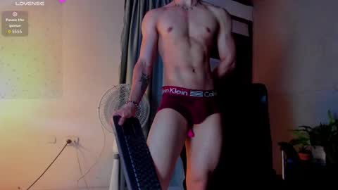 Snapshot of markuss___ chatting on 09-28-25, 01:33 markuss___ online show from 09-28-25, 01:33