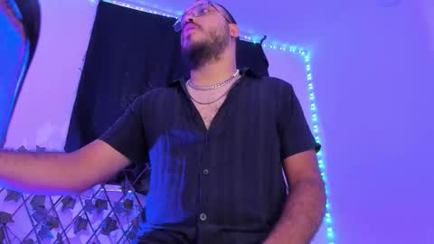 Snapshot of markwolfe1 chatting on 11-03-25, 09:05 Mark  online show from 11-03-25, 09:05