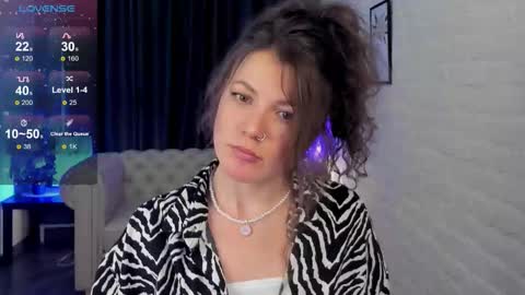 Snapshot of marla_bri chatting on 01-08-26, 01:02 Marla online show from 01-08-26, 01:02