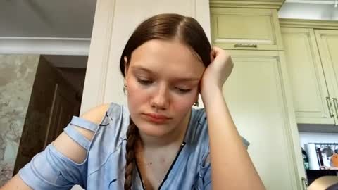 Snapshot of marloosburn chatting on 07-16-26, 10:10 MarloOsburn online show from 07-16-26, 10:10
