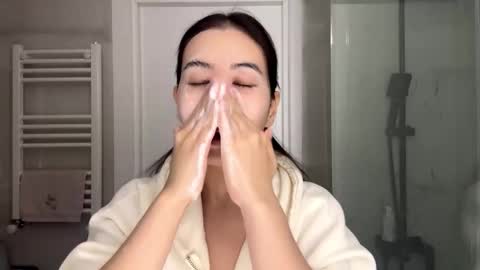 Snapshot of marquitalisherness chatting on 03-23-26, 04:11 Aria online show from 03-23-26, 04:11