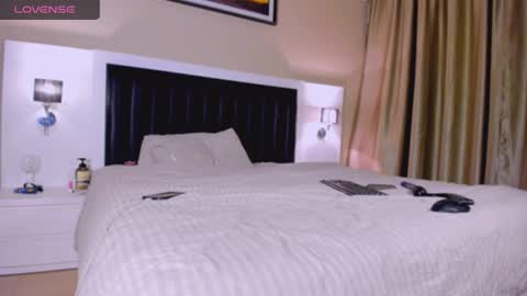 Mari online show from 10-26-25, 06:08