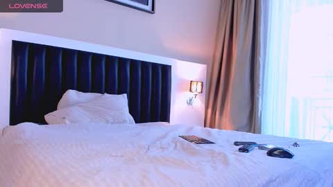 Mari online show from 11-19-25, 07:19