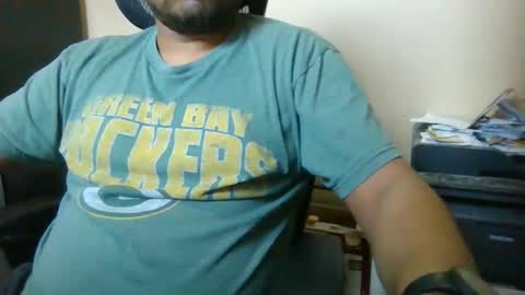 Snapshot of marriedandfrisky chatting on 05-18-26, 01:17 Married Horny Guy online show from 05-18-26, 01:17
