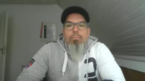 Snapshot of marriedcock1980 chatting on 05-06-26, 06:19 marriedcock1980 online show from 05-06-26, 06:19