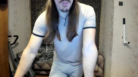 Snapshot of marryplz chatting on 12-16-24, 03:43 Alan online show from 12-16-24, 03:43