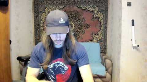 Snapshot of marryplz chatting on 12-28-24, 02:32 Alan online show from 12-28-24, 02:32