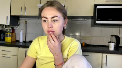 Marta online show from 03-19-26, 03:05