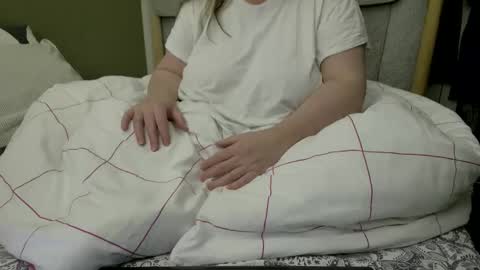 Martha online show from 10-26-25, 04:18