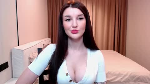 Snapshot of marti_lovely chatting on 10-30-25, 06:30 Marti online show from 10-30-25, 06:30