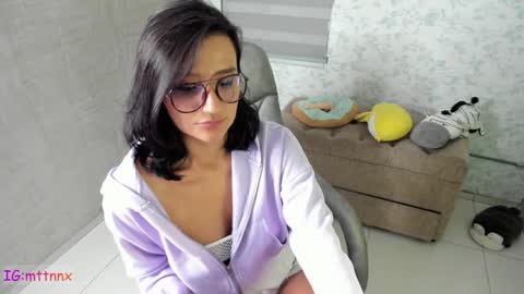 Snapshot of martiiinaa_ chatting on 02-03-25, 05:56 Martina online show from 02-03-25, 05:56