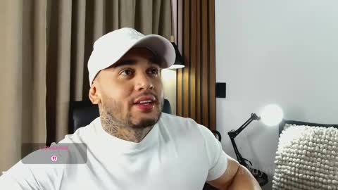 Snapshot of martin_colby05 chatting on 06-06-26, 07:40 ONLYFANS Sotoandres modelo independiente online show from 06-06-26, 07:40