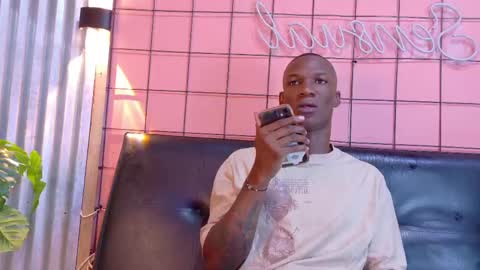 Snapshot of martin_killer chatting on 09-12-25, 02:22 Martin online show from 09-12-25, 02:22