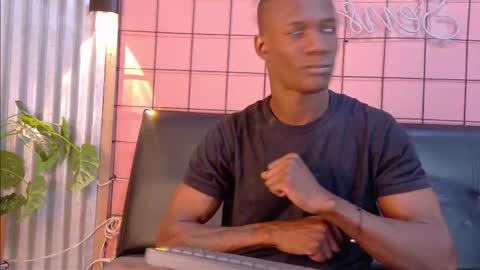 Martin online show from 10-25-25, 01:24