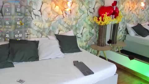 mari online show from 11-17-25, 01:06