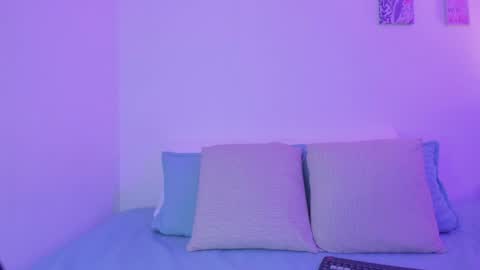 C A R O L I N A  online show from 05-23-26, 04:44