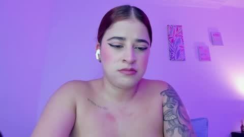 C A R O L I N A  online show from 05-26-26, 06:04